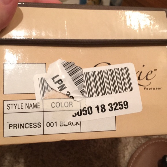 NIB GRAZIE PRINCESS SANDAL THONG BLING FLATS 6 - Picture 7 of 8